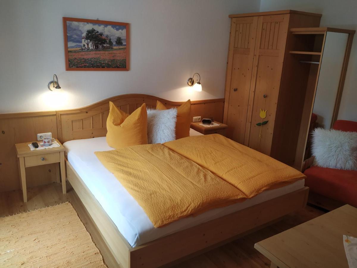 Gaestehaus Walpurga Russbach am Pass Gschütt Esterno foto