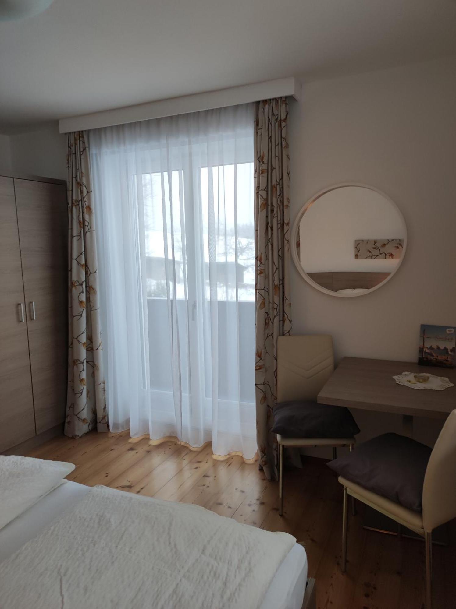 Gaestehaus Walpurga Russbach am Pass Gschütt Esterno foto