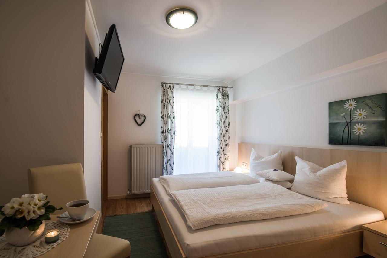 Gaestehaus Walpurga Russbach am Pass Gschütt Esterno foto