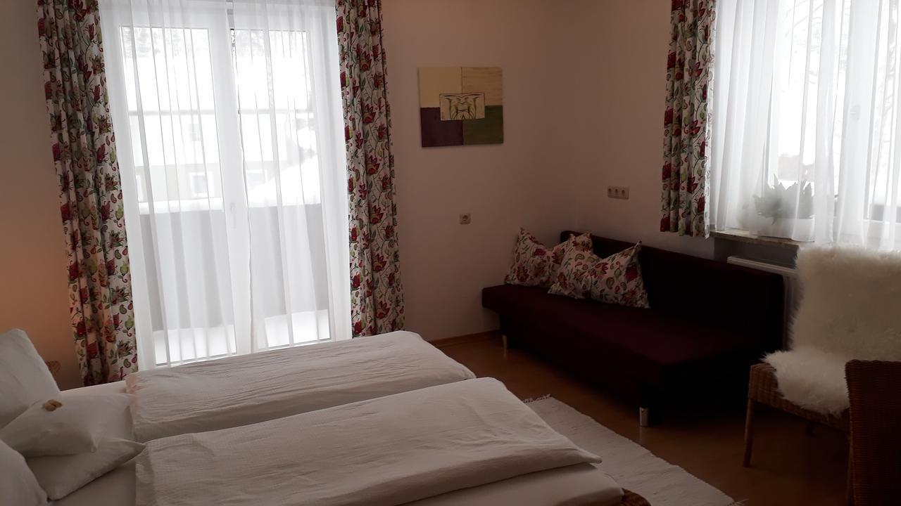 Gaestehaus Walpurga Russbach am Pass Gschütt Esterno foto